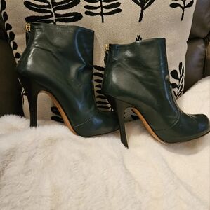 Elegant Green Leather Ankle Boots